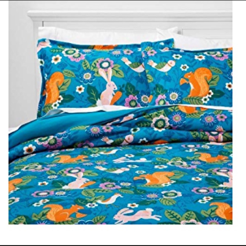 Pillowfort Friendly Fauna twin comforter set NEW